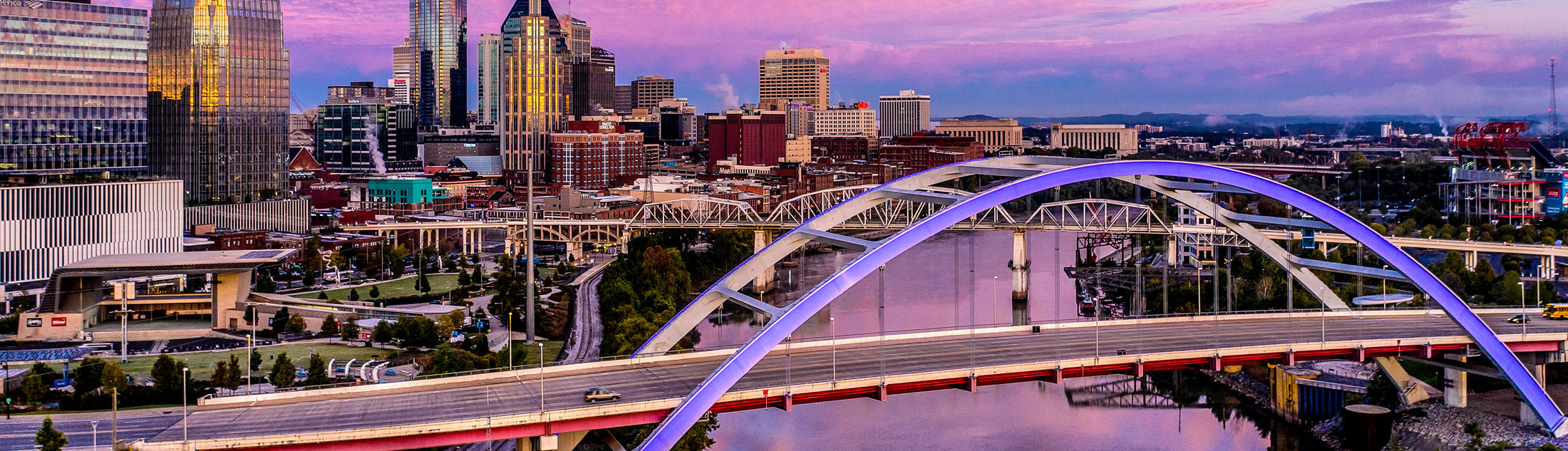 bridge in front of city in Nashville, Tennessee